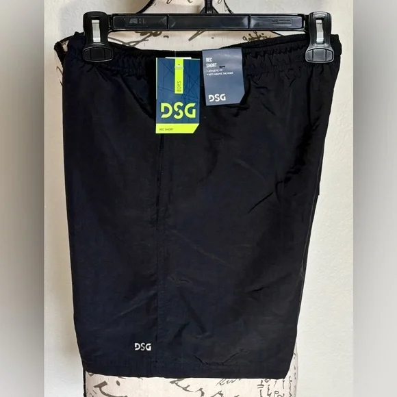 DSG Boy's Black Athletic Fit Rec Shorts XL Size 18 Pockets Breathable Mesh NWT - Picture 2 of 4